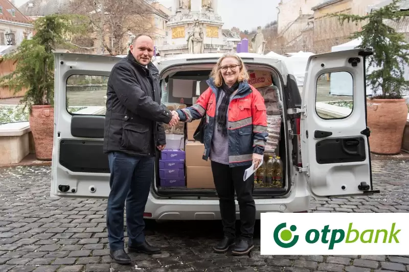 Esztergomban élő hátrányos helyzetű családok Karácsony előtti támogatása