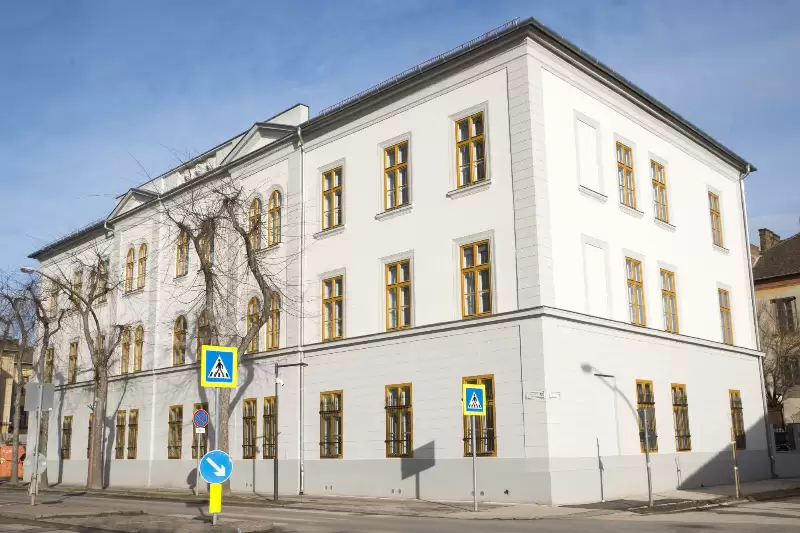 Módosulnak az önkormányzati lakások és nem lakás céljára szolgáló helyiségek bérbeadásának feltételei