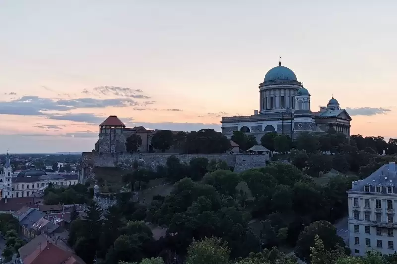 ELKÉSZÜLT A PÁZMÁNY PÉTER KATOLIKUS EGYETEM ÚJ KUTATÓHÁZA ESZTERGOMBAN