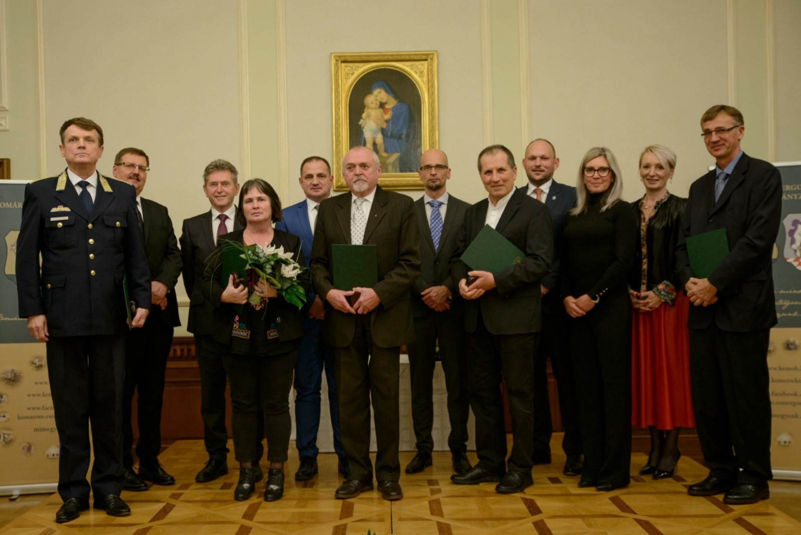 Esztergomiak a megye díjazottjai között